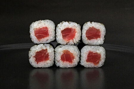 Ролл маки с тунцом