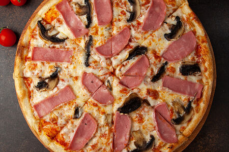 Пицца с ветчиной и грибами 30см
