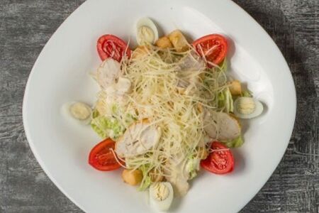 Салат Цезарь классический