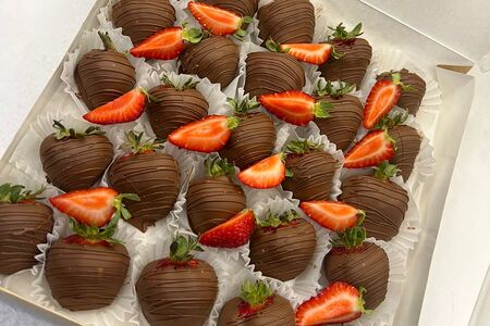 Клубника Для любителей молочного шоколада