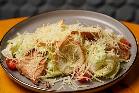 Цезарь с куриным филе