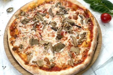 Пицца с грибами