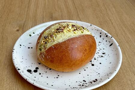 Булочка Маритоццо с фисташкой