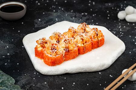 Запеченный лосось, камчатский краб, пармезан