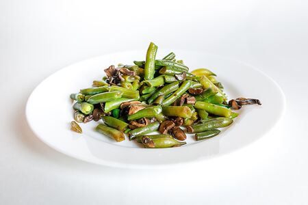 Фасоль с грибами