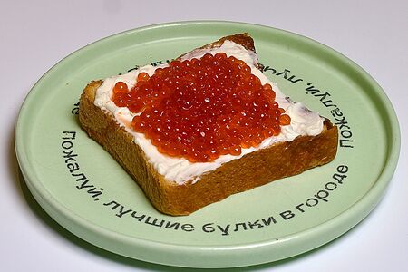 Бутерброд с икрой