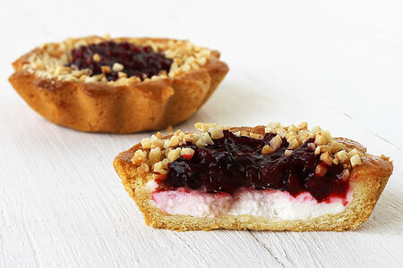 Тарт с брусникой