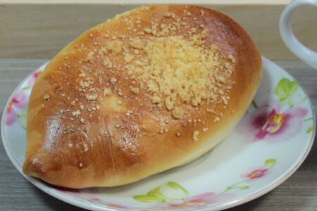 Пирожок с яблоком