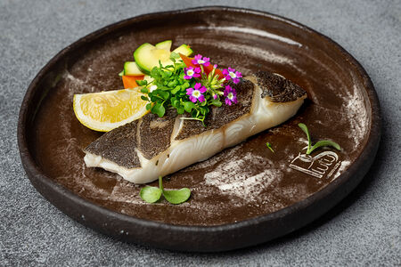 Дорадо с овощами на пару