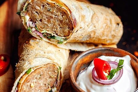 Люля-кебаб в лаваше (куриный)