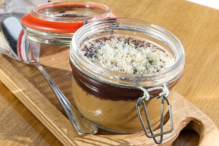 Пате из цыпленка с фундуком и желе порто