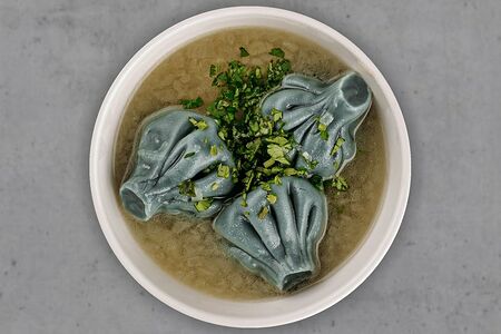 Рыбный суп с мини-хинкалями из семги