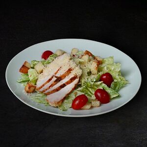 Салат Цезарь с курицей