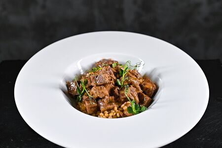 Щёчки говяжьи с птитимом