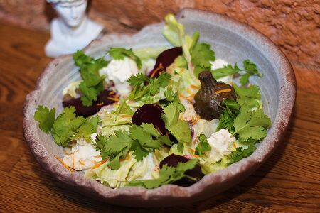 Салат с целым баклажаном