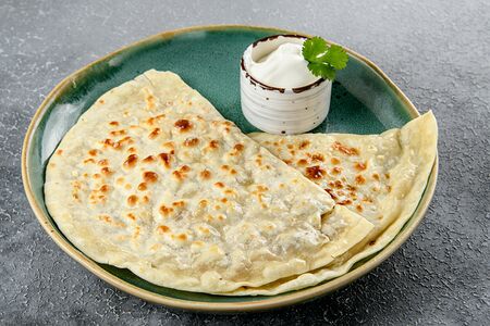 Кутабы с картофелем и сыром