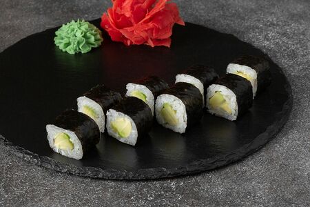Роллы Маки с авокадо