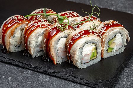 Ролл Канада с креветкой