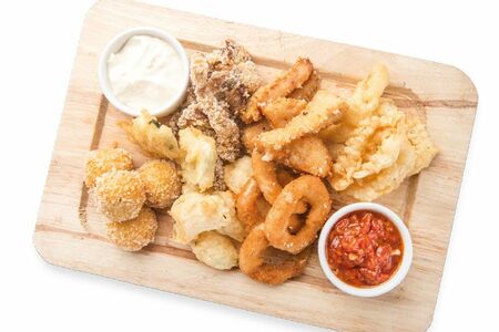 Горячее ассорти закусок под пиво