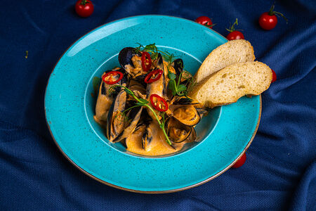 Мидии в соусе Том ям