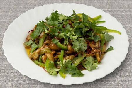 Баклажаны, жаренные с перцем