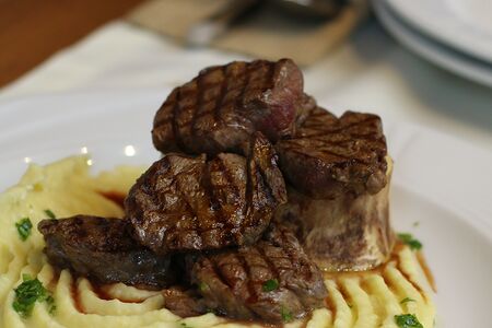 Медальоны из телятины