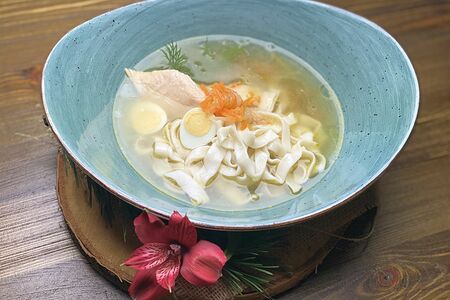 Куриный суп с домашней лапшой