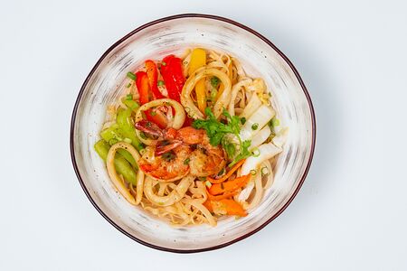 Рисовая лапша с морепродуктами