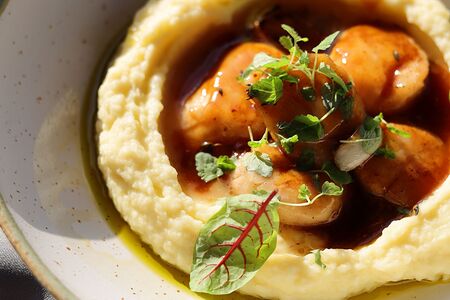 Филе морского гребешка с пастой птитим и цветной капустой