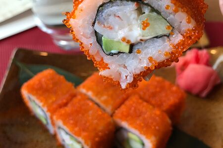 Ролл Калифорния с креветкой