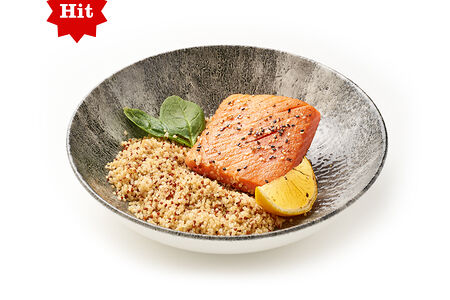 Стейк из лосося с киноа