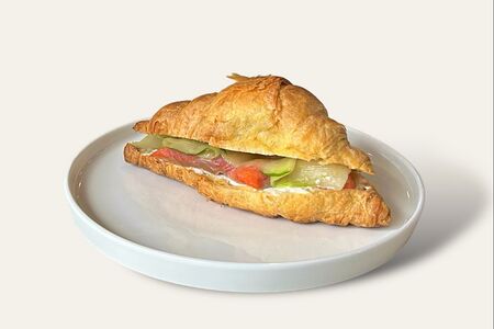 Круассан с рыбой