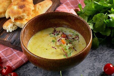 Сливочная уха с форелью и судаком