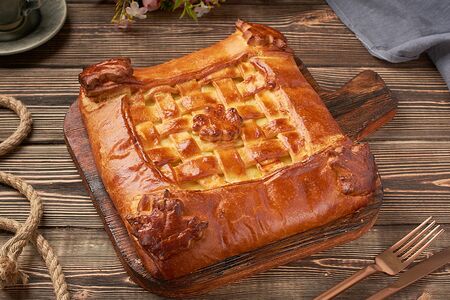 Пирог с картофелем и сыром сулугуни