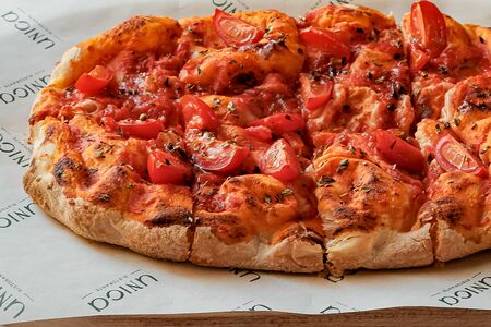 Фокачча с томатом и орегано