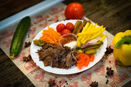 Донер на тарелке