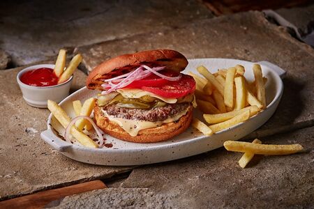 Бургер с фри