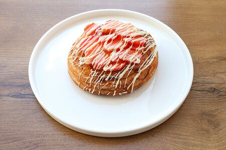 Даниш с клубникой и белым шоколадом