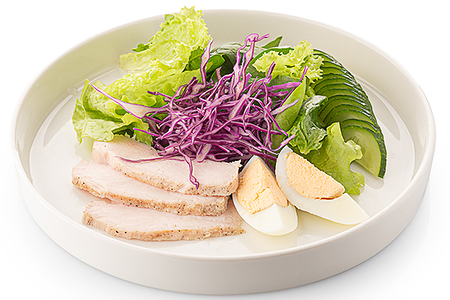 Боул с цыпленком и йогуртовым соусом