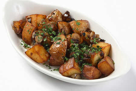 Картофель жареный с белыми грибами