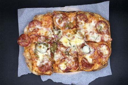 Римская пицца Чоризо с перцем