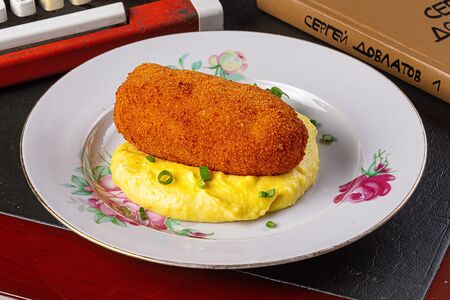 Котлета по-домашнему с картофельным пюре