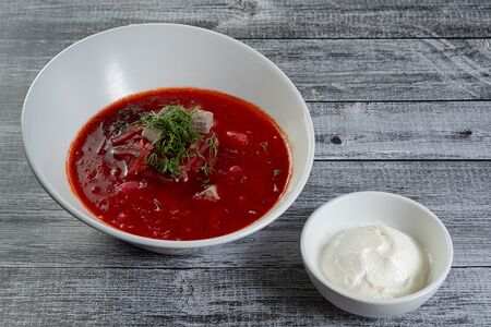 Борщ со сметаной
