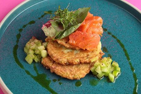 Драники из цукини с семгой и крем чизом