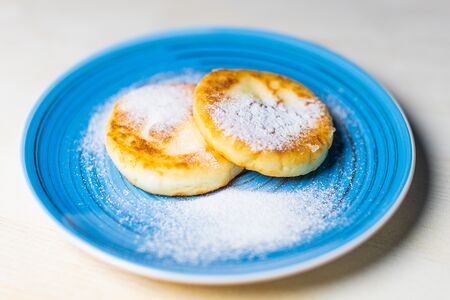 Сырники со сметаной