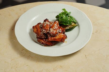 Куриные крылья в пряной глазури