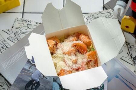 Салат Цезарь по-китайски с уткой