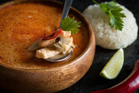 Том ям с курицей