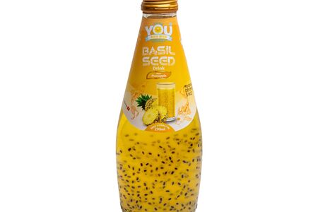 You c ананасом и семенами базилика