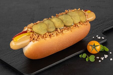 Датский хот-дог с сосиской чикен гриль